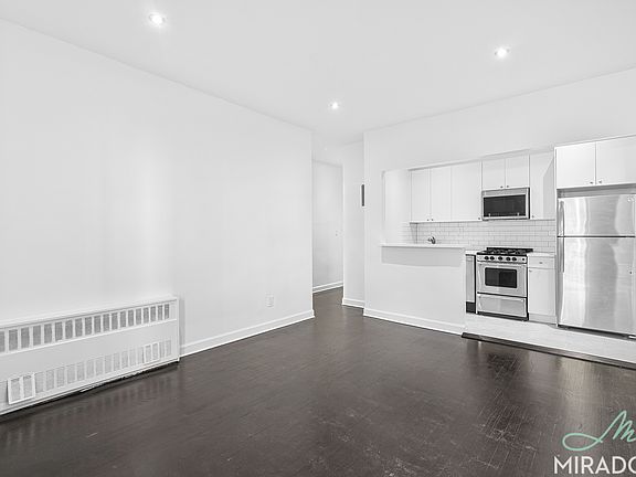 3rd image of 425 E 74th St APT 2E