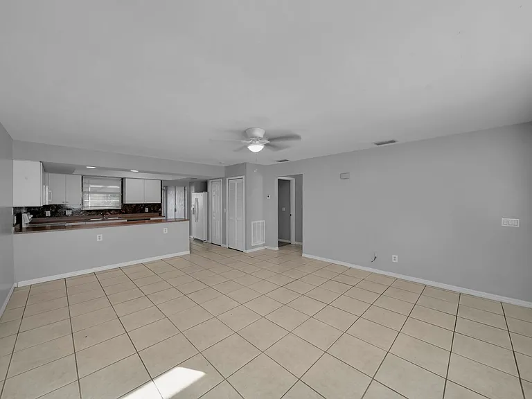 1407 SE 24th Ave #2 — Photo 3