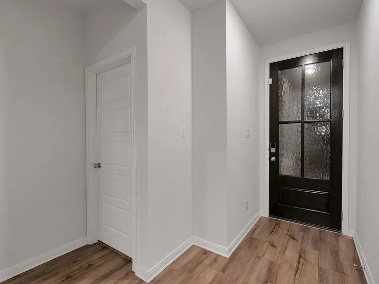 3025 Charyn Way — Photo 6