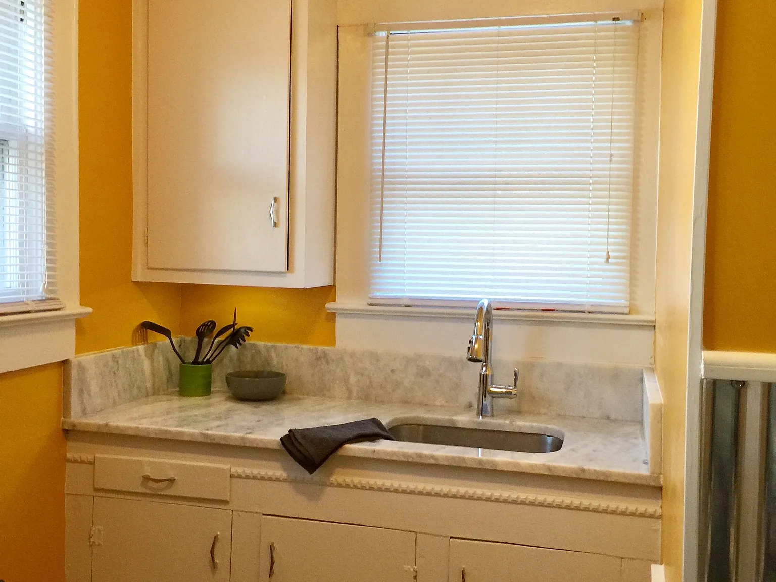 1 bed, 1000 sqft, $945 — Photo 2