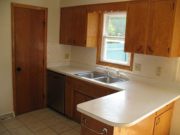 4th image of 1323 E 28th St #28th