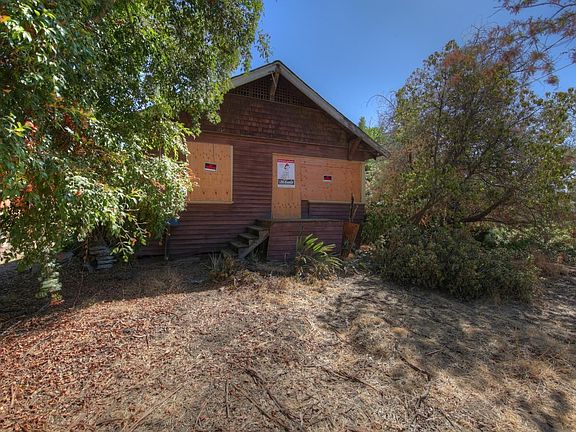 3rd image of 3368 Glenrose Ave