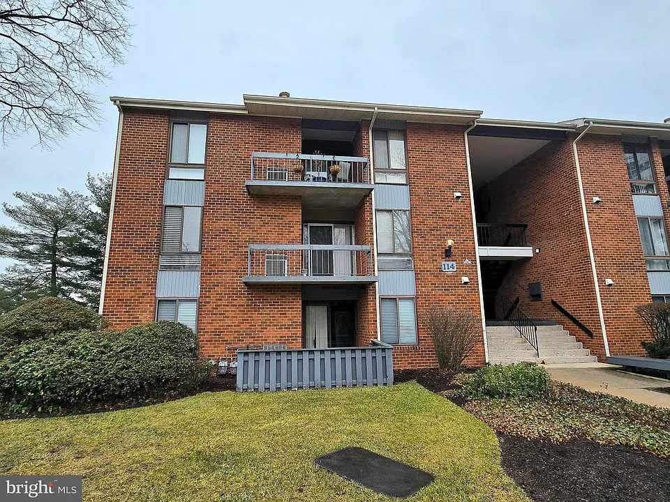 114 Van Buren Rd #5