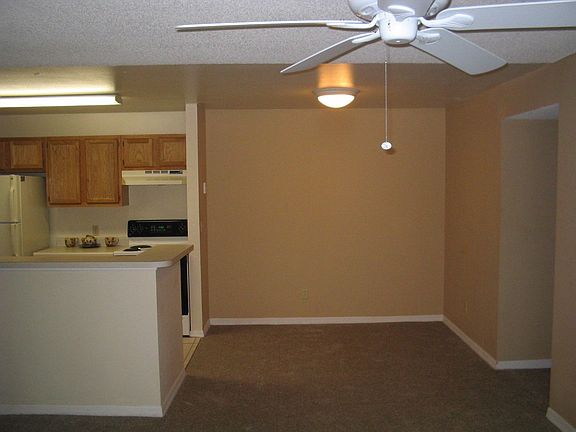 4th image of 6166 Westgate Dr APT 201