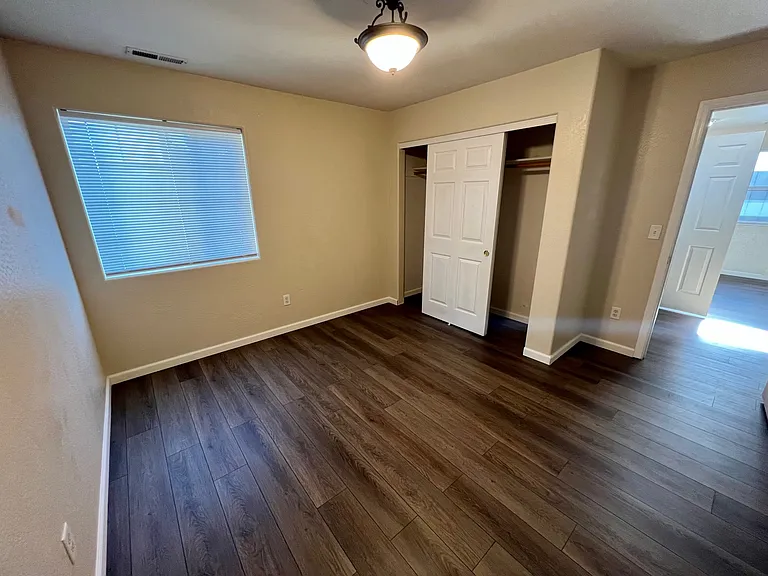 2635 Parkwood Village Ln — Photo 23
