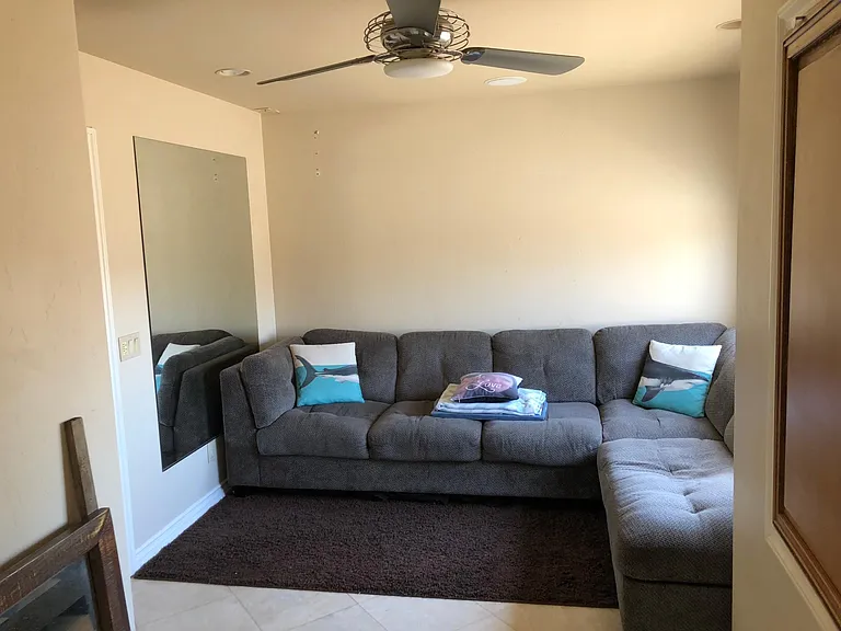 Extra room/Office/ bedroom/ gym or sitting area
