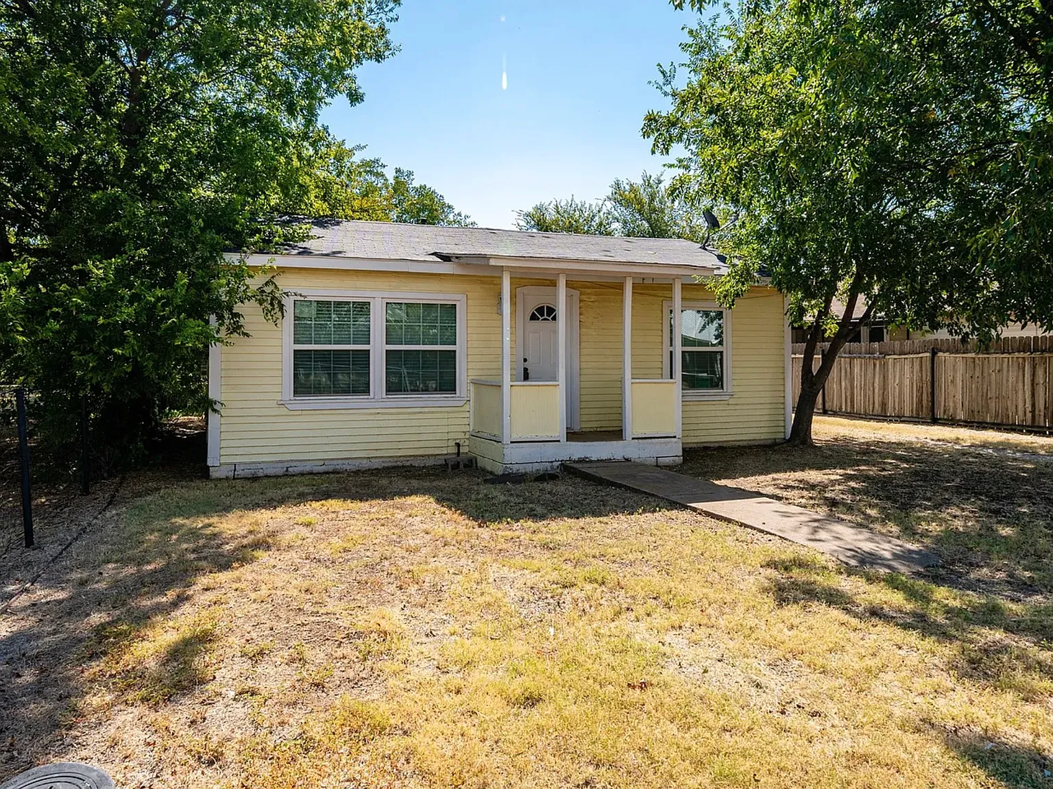 3 bed, 1130 sqft, $2,000 — Photo 2