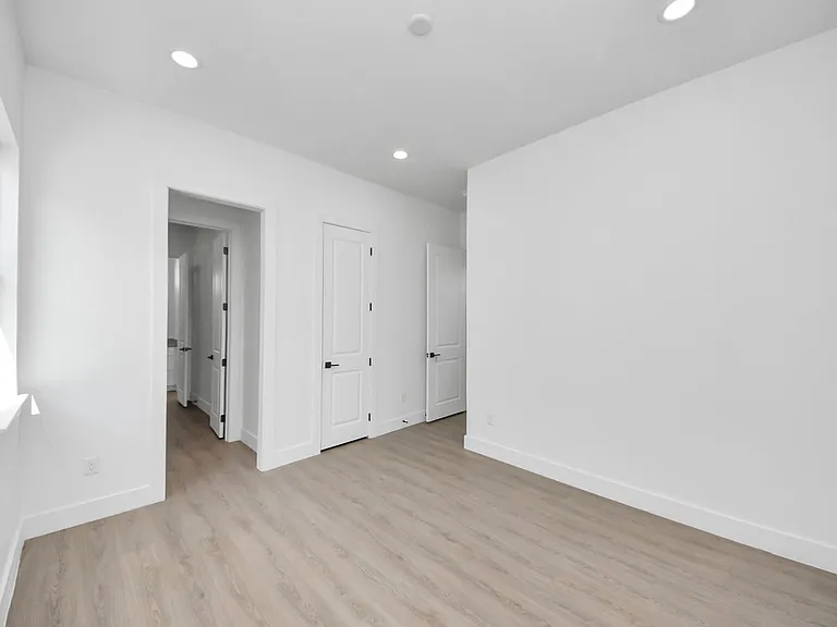 4129 E Toliver St — Photo 29