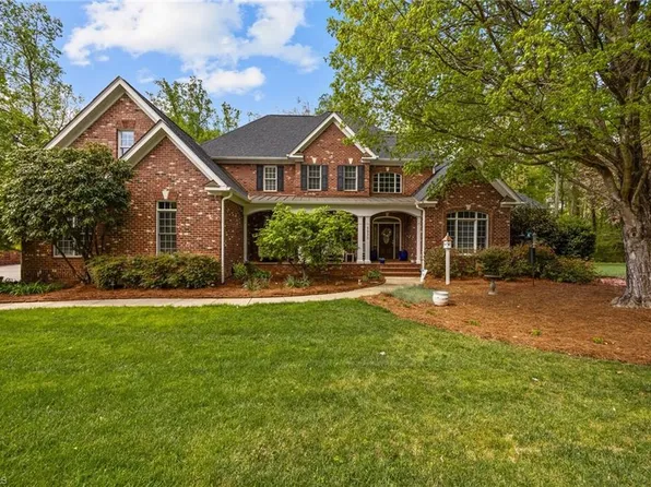 5930 Tarleton Dr, Oak Ridge, NC 27310