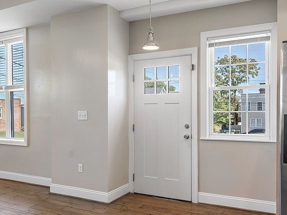 4th image of 1409 Catherine St