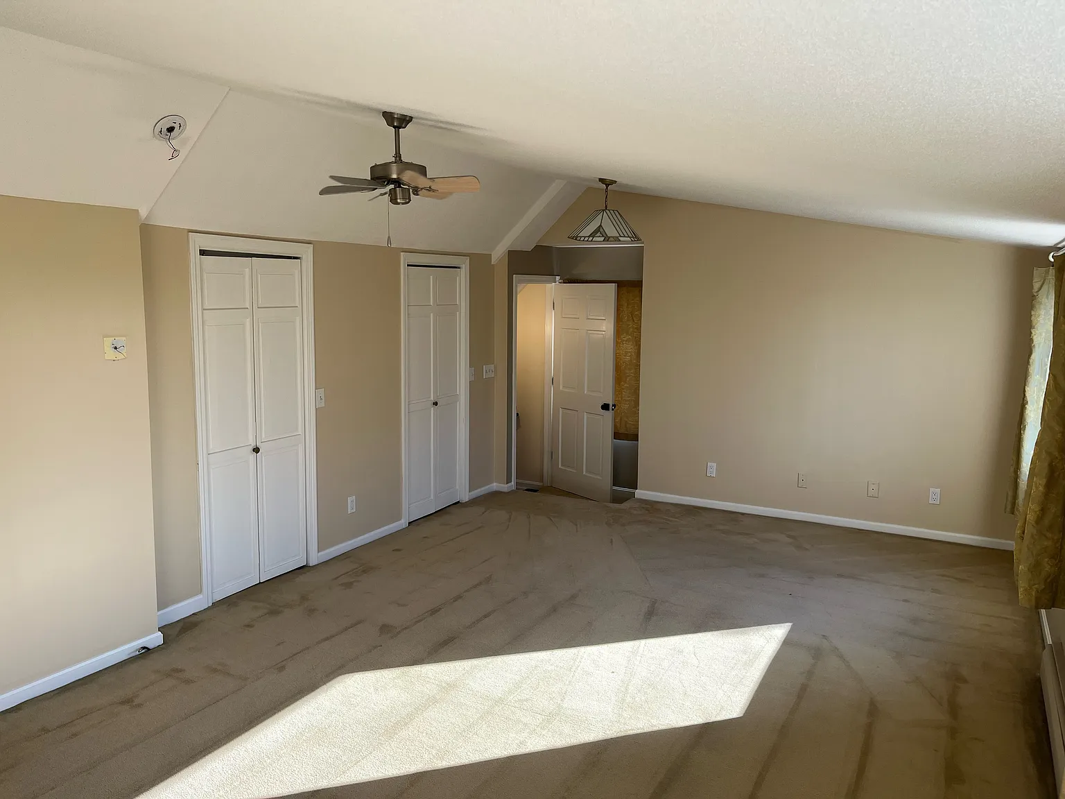 1 bed, 1000 sqft, $1,475 — Photo 3