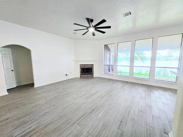 4018 Crystal Lake Cir N — Photo 11