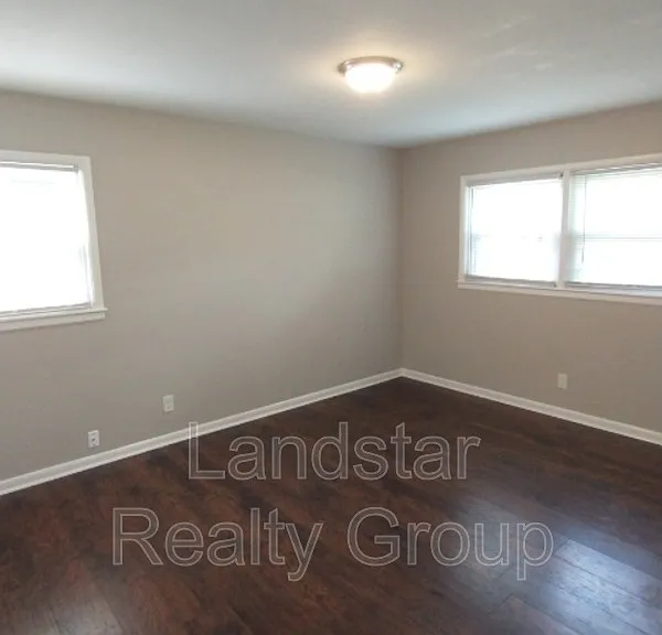 9403 Burgoo King Rd — Photo 6