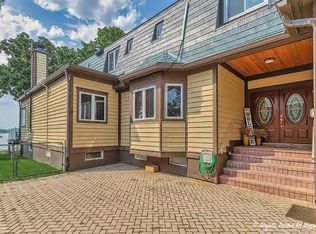 154 Eagle Point Rd, Fox Lake, IL 60020