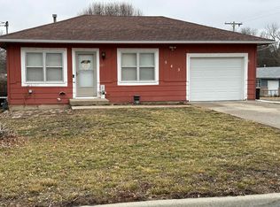 543 E State St, Marshall, MO 65340