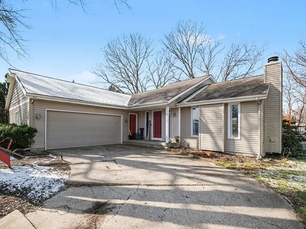 6617 Knollview Dr, Hudsonville, MI 49426