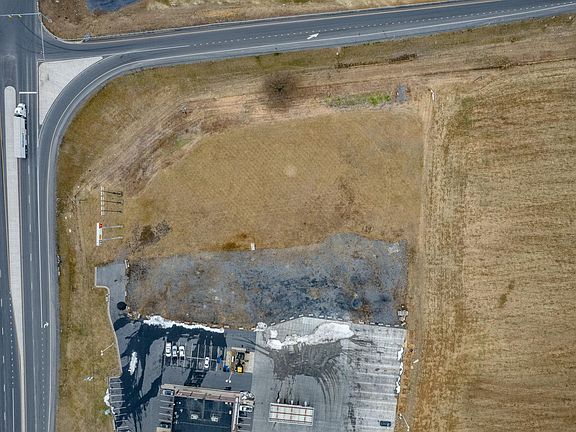 4th image of 6260 Walton Way
