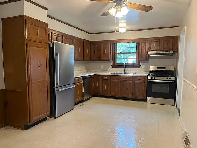 11551 Edinburgh Rd — Photo 8