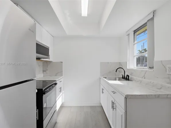 26 NW 170th St #26, Miami, FL 33169