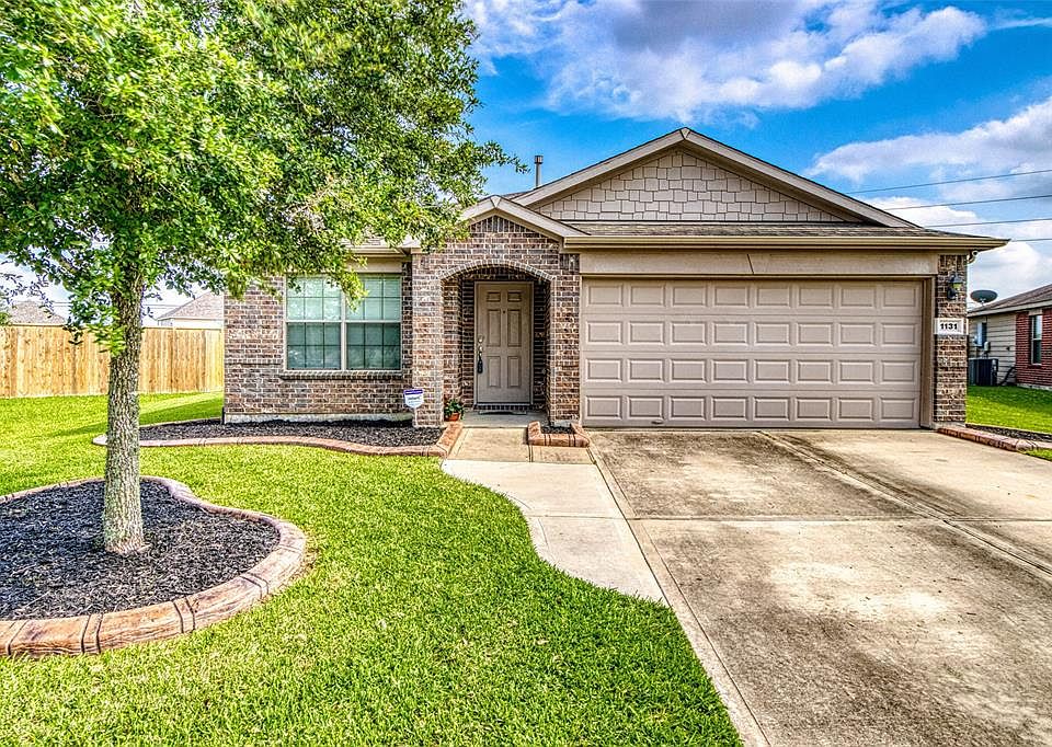 1st image of 1131 Honeysuckle Vine Dr