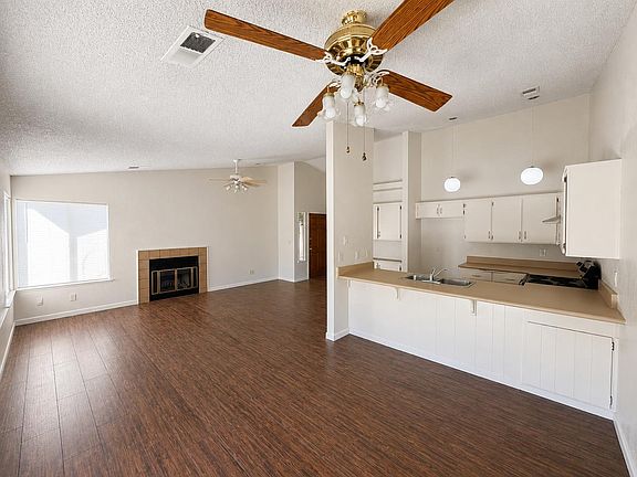 5th image of 1808 E Four Creeks Ct