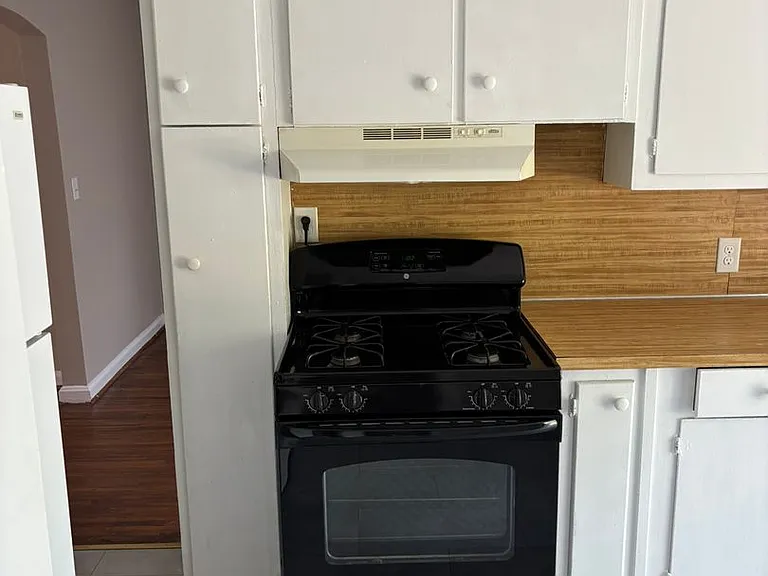 3931 Dexter Dr — Photo 8