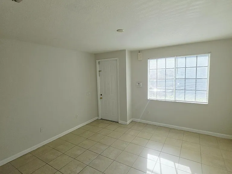 4154 Napoli Lake Dr — Photo 13