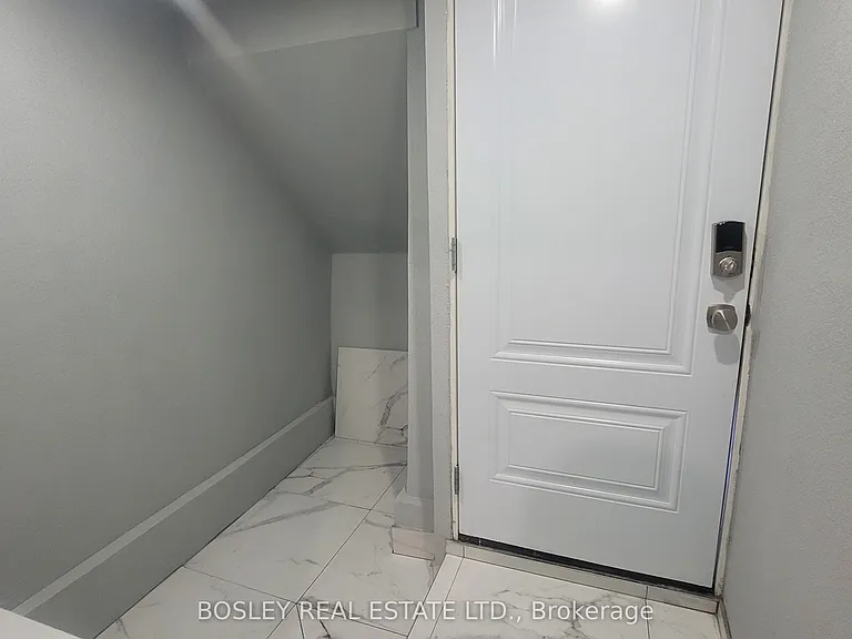 623 Dupont St #LOWER LEVEL — Photo 7