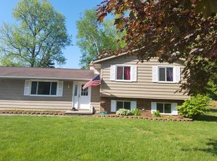 301 Hawk Ridge Dr, Painesville, OH 44077