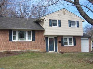 430 Sunset Dr, Southampton, PA 18966