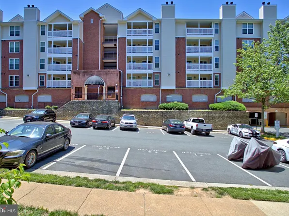 1524 Lincoln Way APT 211, Mc Lean, VA 22102