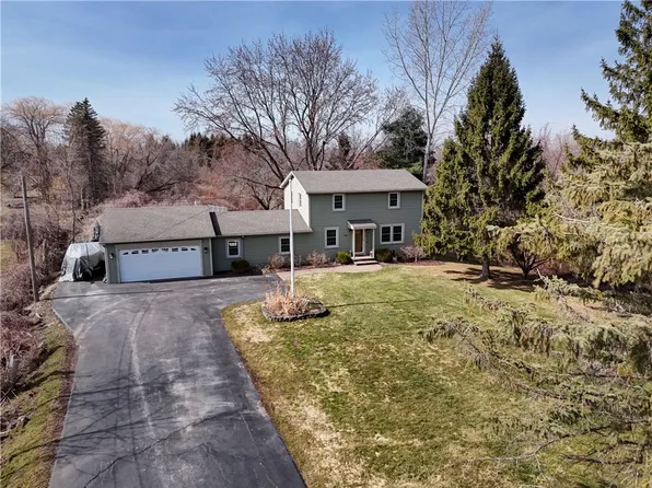 935 Manitou Rd, Hilton, NY 14468