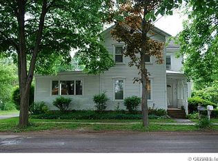 13 Sprague St, Naples, NY 14512