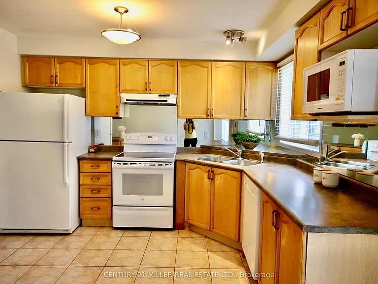 5530 Glen Erin Dr #140 — Photo 12