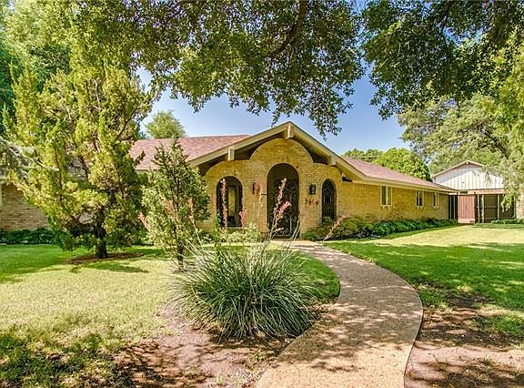 3rd image of 2409 Skyview Dr