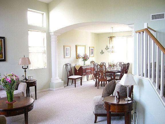 dining rm from foyer