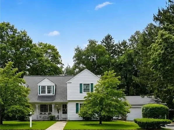61 Knotty Oak Rd, Coventry, RI 02816