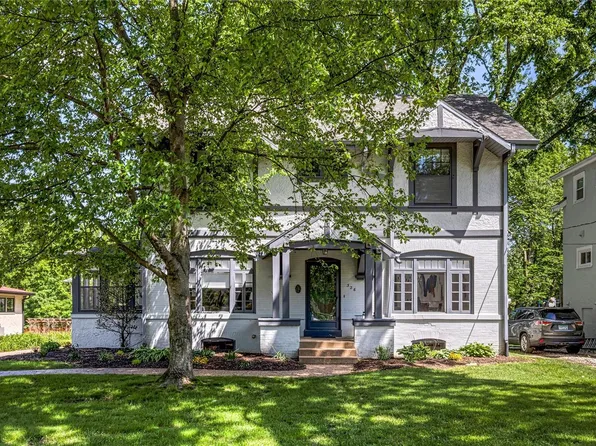 326 N Bompart Ave, Saint Louis, MO 63119