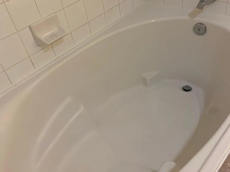 Big and relaxing shower tub