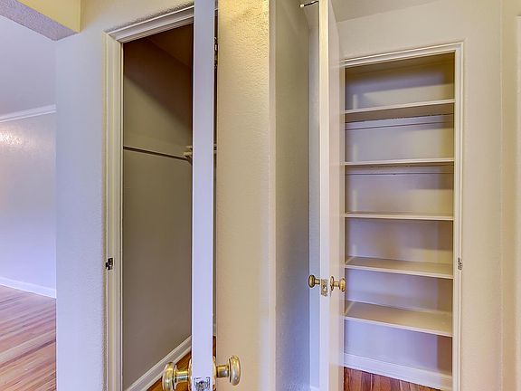 4th image of 1235 Albion St APT B6