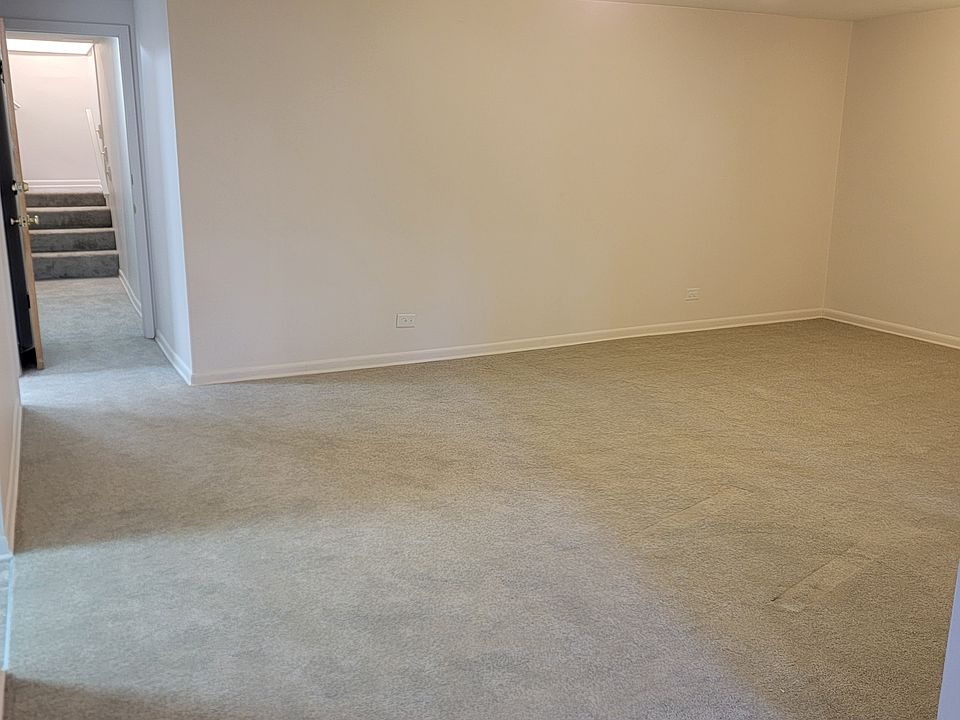 Living room 19x17