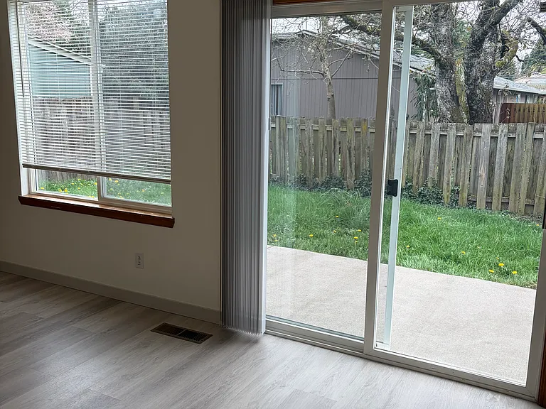 17320 SW Ellis Ct — Photo 8