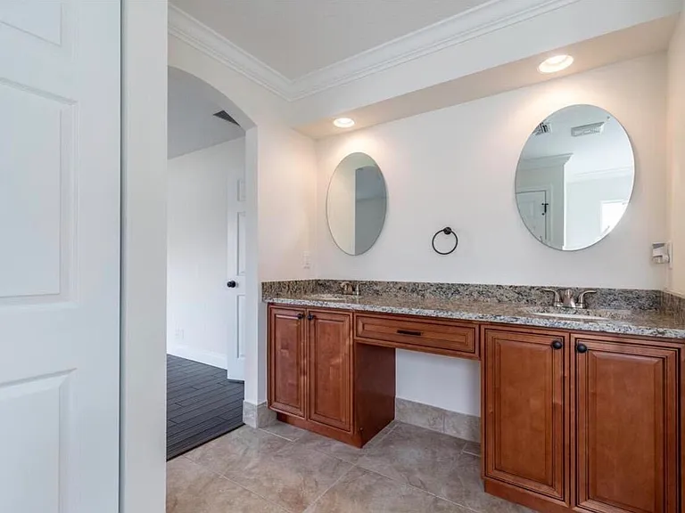4147 Meade Way — Photo 8