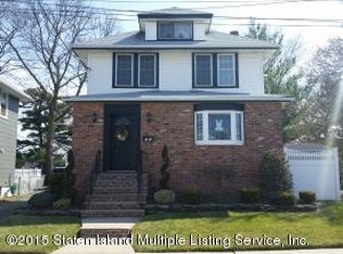 111 Mountainview Ave, Staten Island, NY 10314