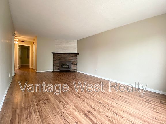 4th image of 643 Hollydell Rd