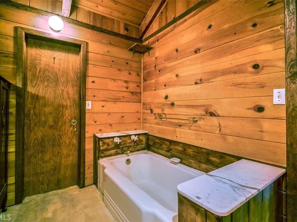 419 Lytle Ln, Lytle Creek, CA 92358
