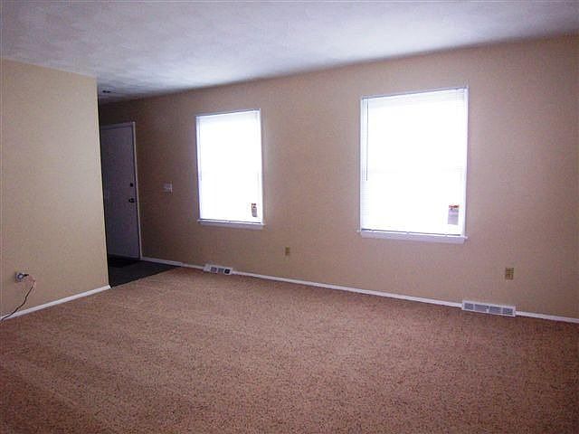 2nd image of 3951 Archwood Ln