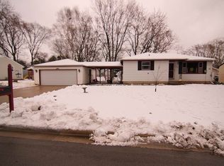 847 Mitchell St, Green Bay, WI 54304