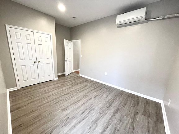 5th image of 2600 S Iseminger St #1F