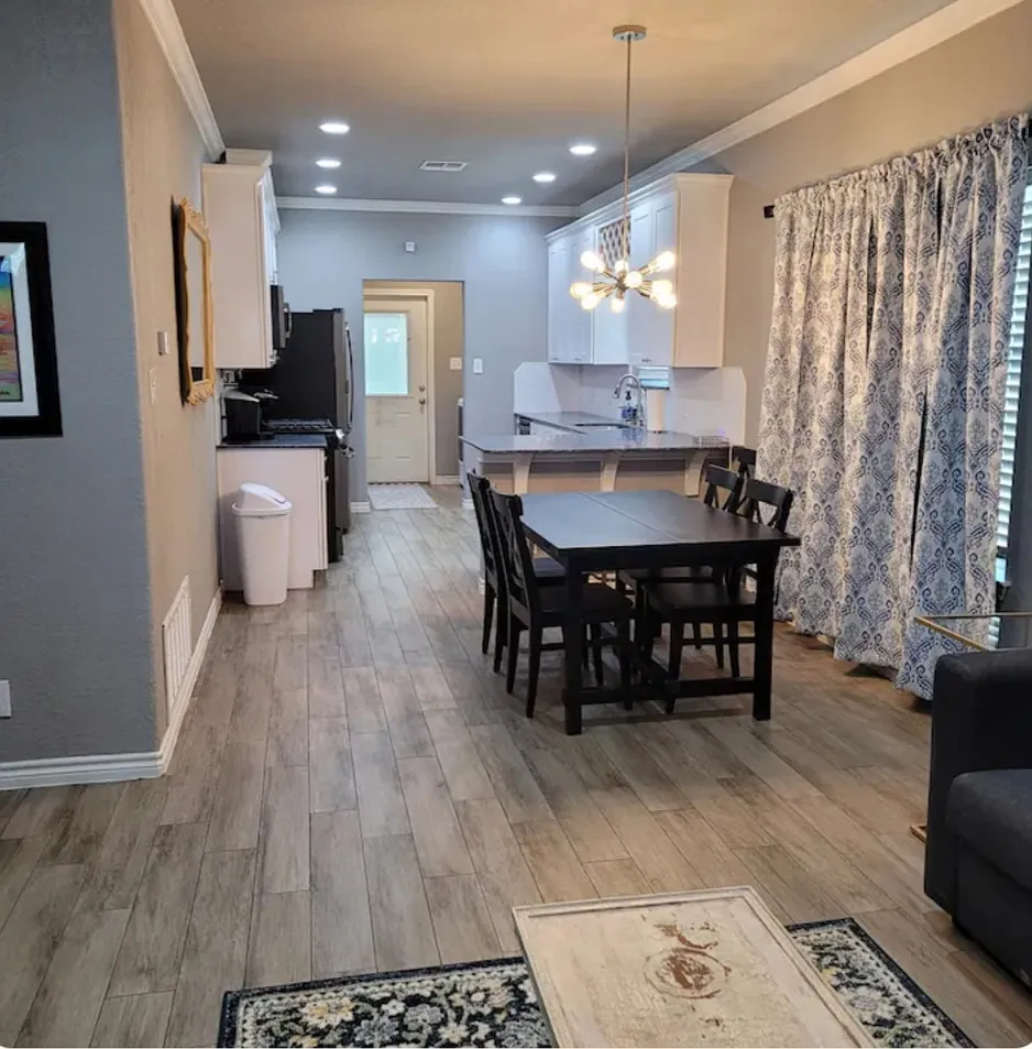 2 bed, 1187 sqft, $2,100 — Photo 2